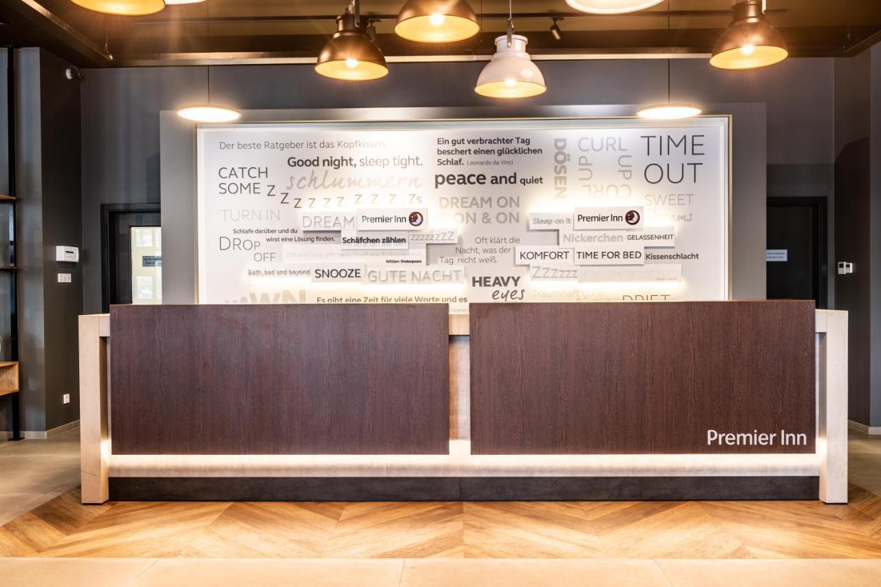 Premier Inn Wuppertal City Centre Bagian luar foto