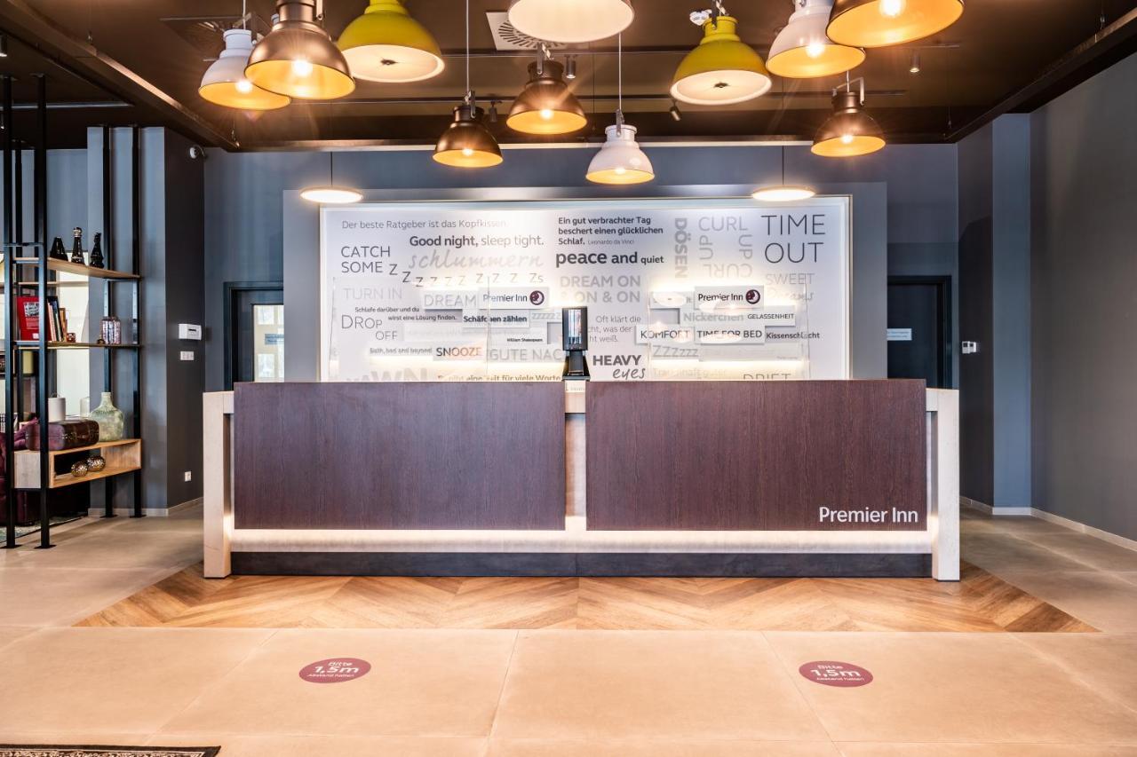 Premier Inn Wuppertal City Centre Bagian luar foto